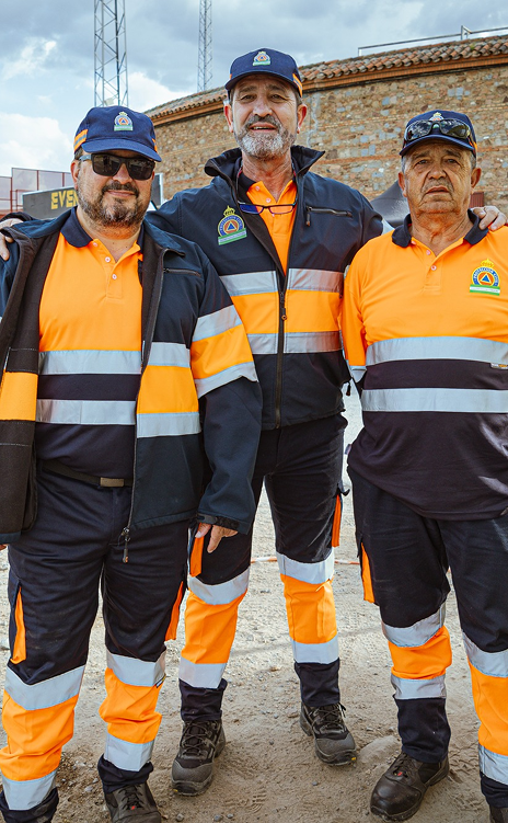 Imagen de voluntario en el Memorial Isidro Pulido